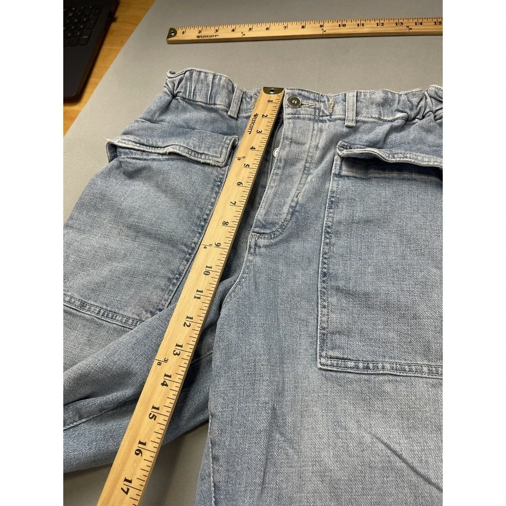 We the Free Womens Jeans Medium Light‎ Wash Paperbag Cargo Denim Raw Hem Cropped